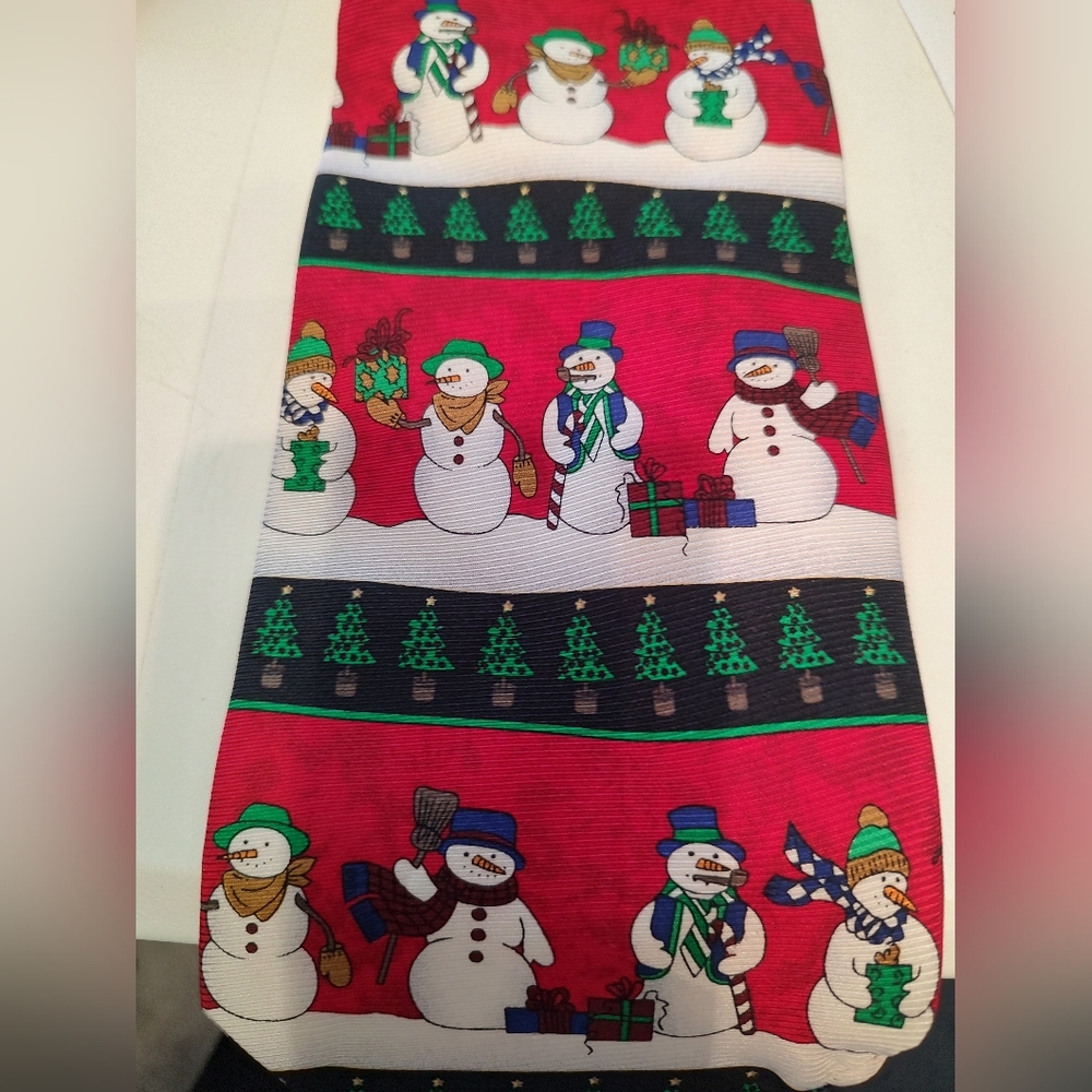 Holiday Festive Snowman Neck Tie Winter Scene Christmas 2463